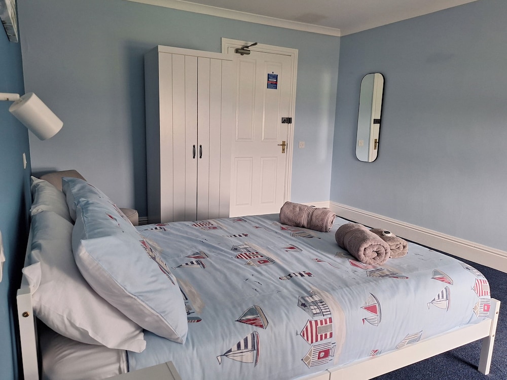 Room-comfortable and Spacious With Sceni, Foto 13