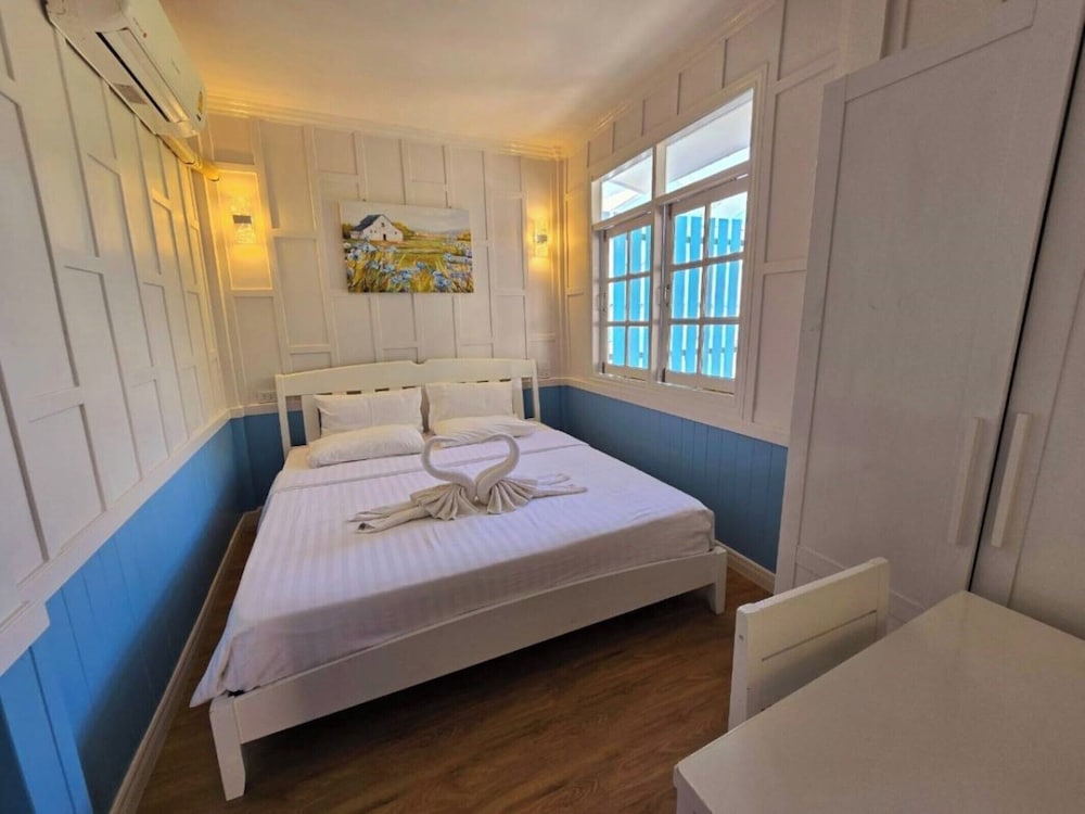 Superior Family Suite - Photo 1