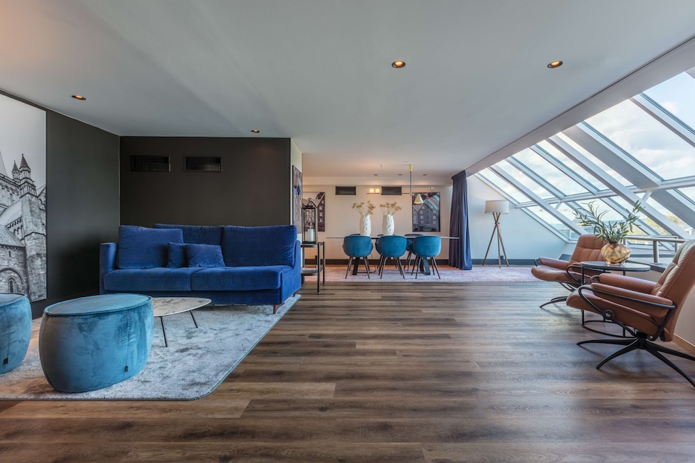 Presidential Suite, River View