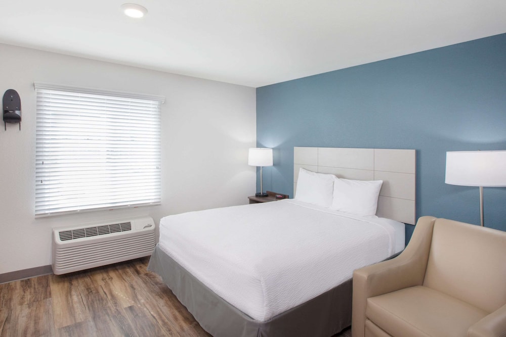 Standard Room, 1 Queen Bed, Non Smoking photo 1
