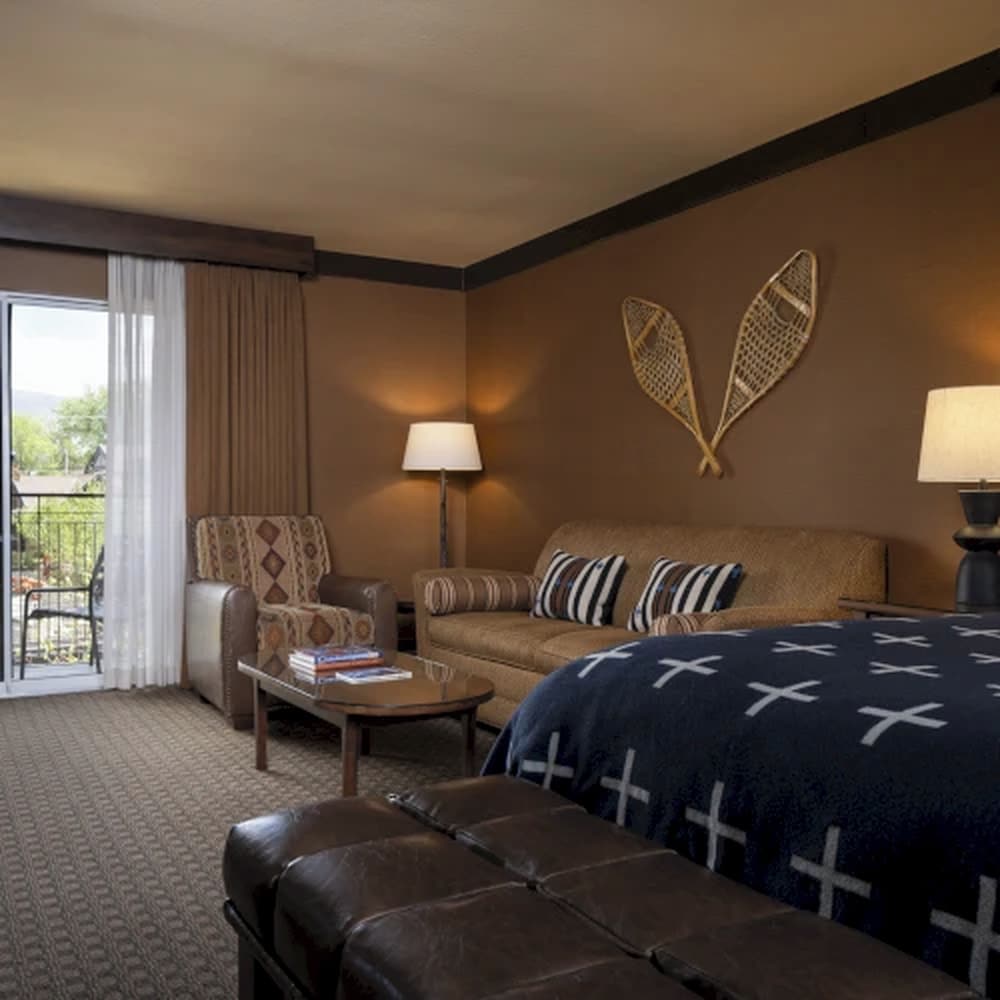 Room (King Creekside with Sleeper Sofa) photo 1