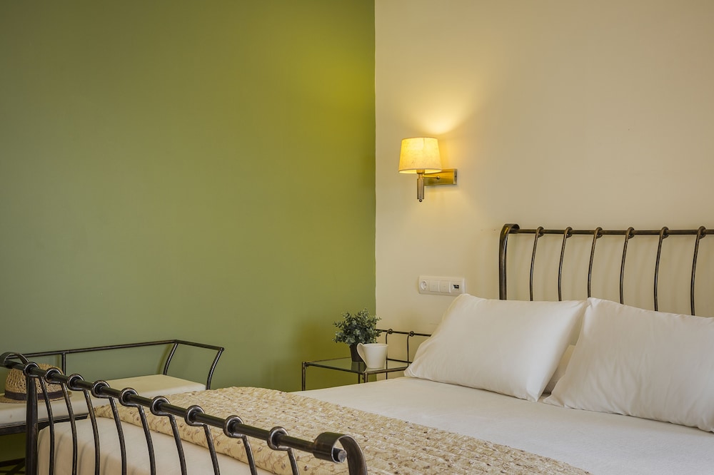 Standard Double Room - Photo 6