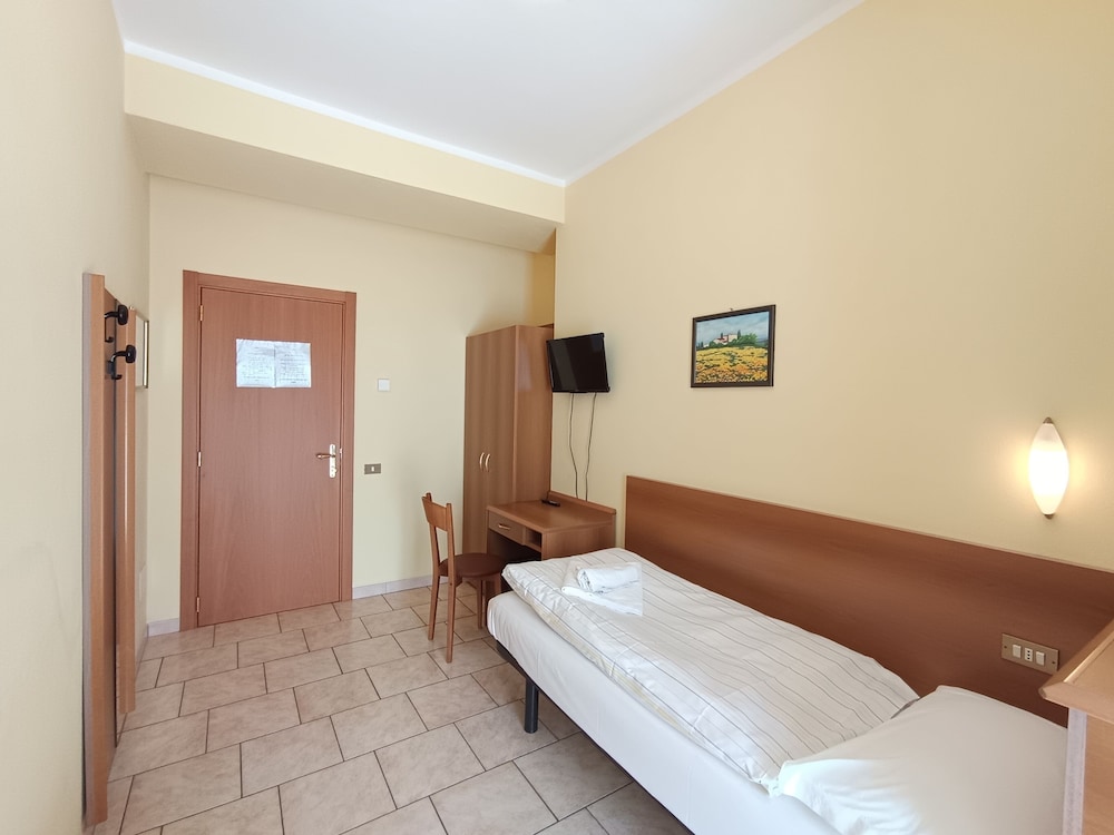 Basic Single Room
