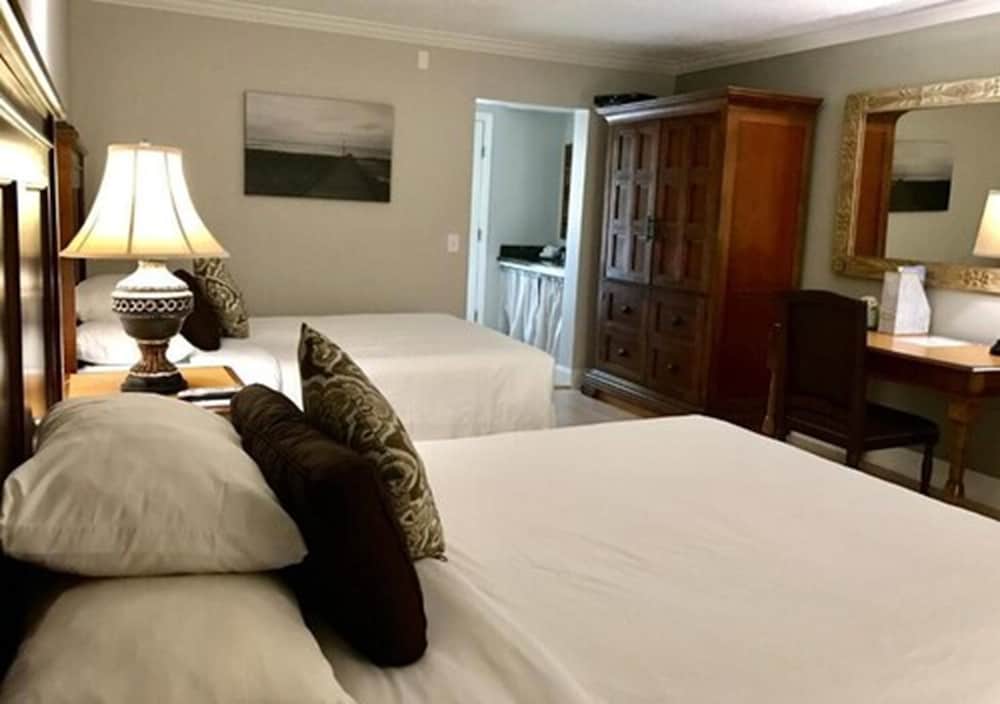 Premium Room, 2 Queen Beds photo 2
