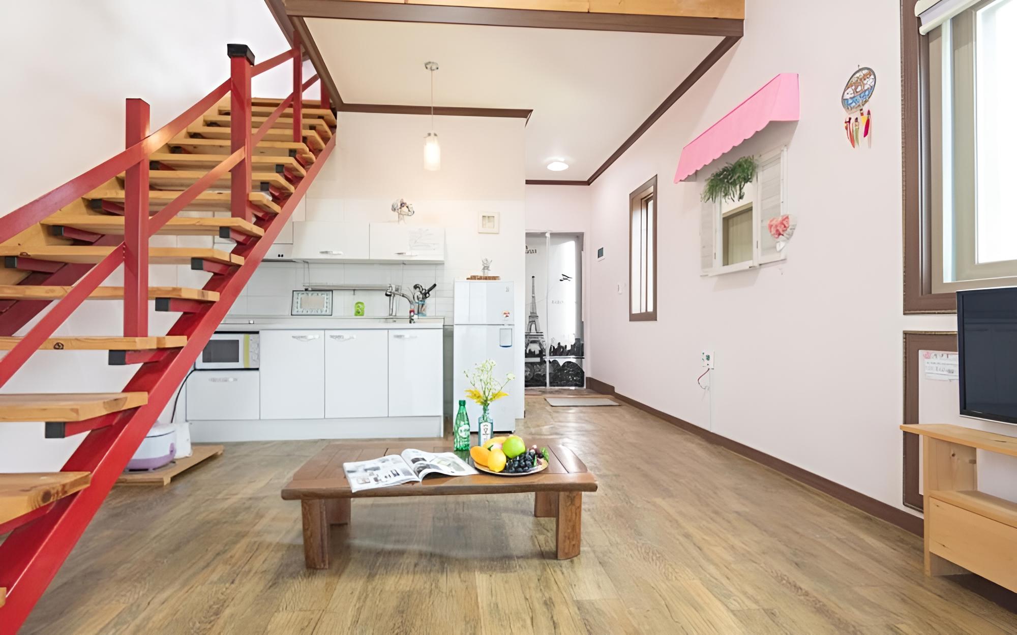 Room (Unshared House 3)