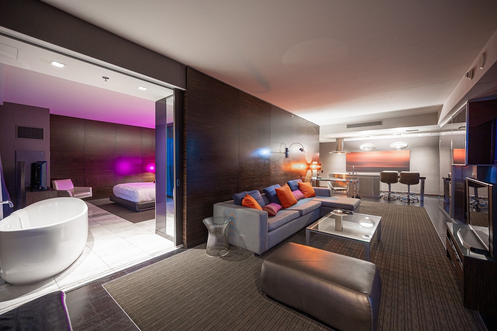 Two-Bedroom - Strip View Open Balcony