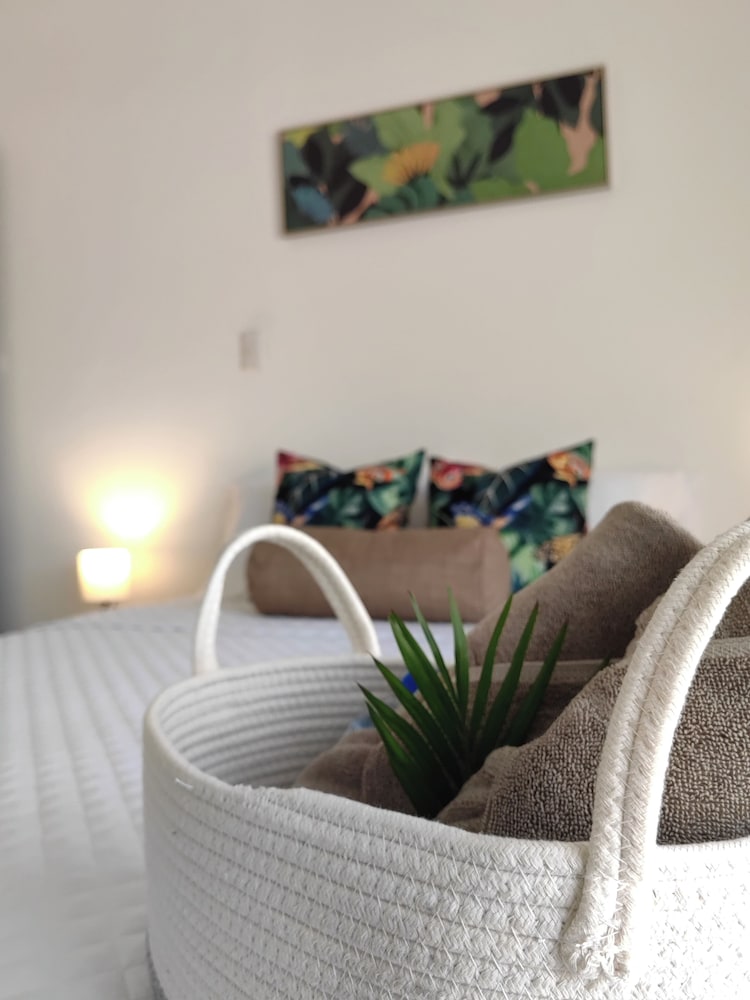 Deluxe Double Room Single Use, 1 Queen Bed with Sofa bed, Non Smoking, Private Bathroom