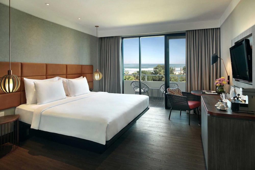Deluxe Room, 1 King Bed, Ocean View (Premium)