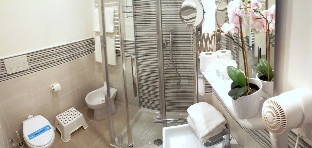 Deluxe Room, Kitchenette (balcony) thumbnail 5