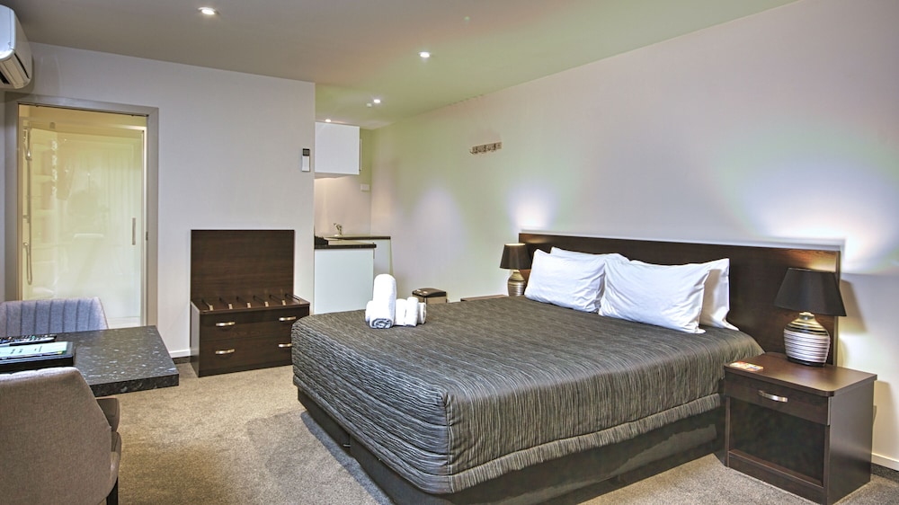 Studio Suite photo 2