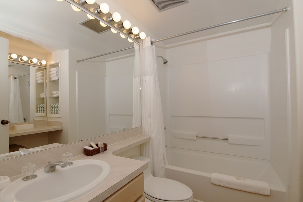 One Bedroom Deluxe Ocean Sunday photo 3