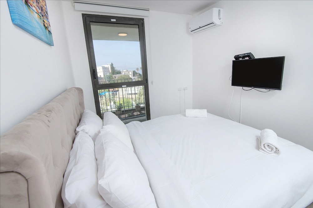 Family Apartment, 2 Bedrooms, Lake View photo 1