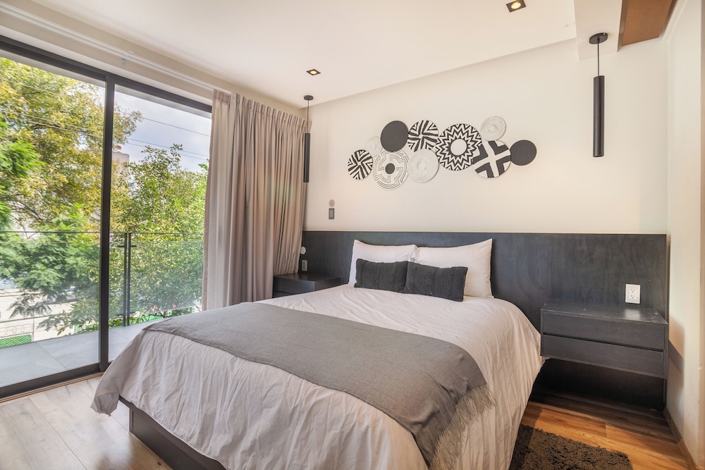 Family Apartment, Multiple Beds, Refrigerator, City View photo 1