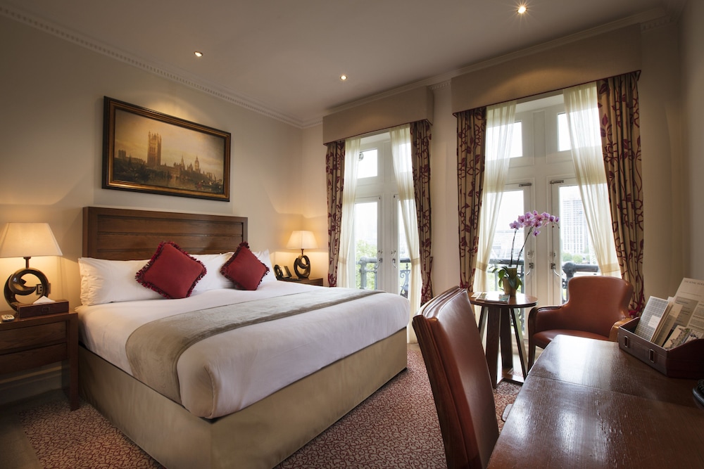 Deluxe Double Room, 1 King Bed, Garden View