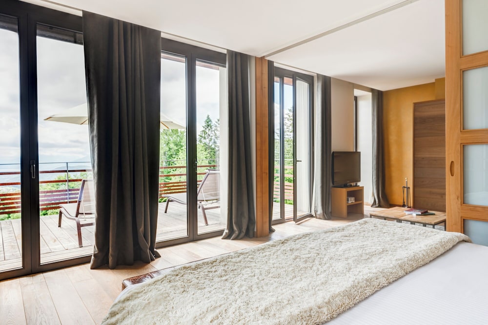 Suite Luxe Vue Montagnes à la Maison des Ecureuils (annexe a 300m du Chateau) photo 3