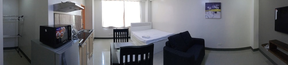 Deluxe Studio