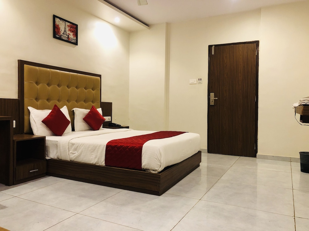 Deluxe Double Room - Photo 14