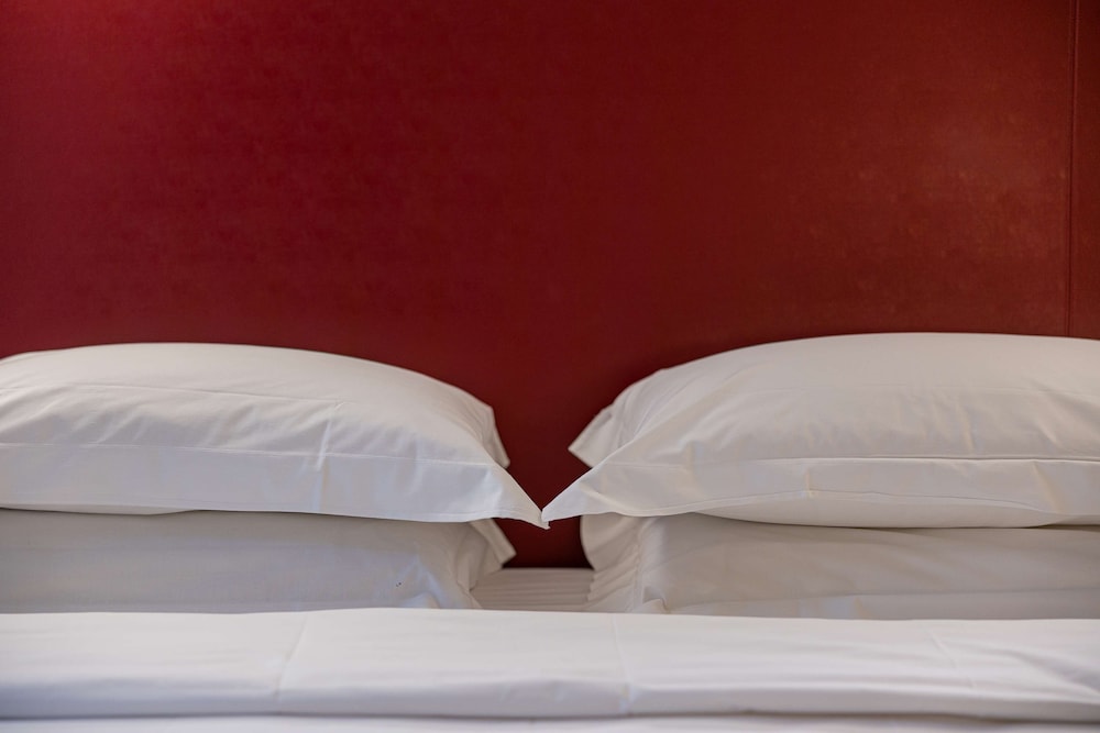 Standard Room, 1 King Bed - Photo 3