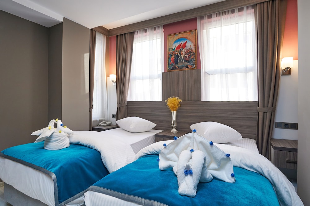 Superior Triple Room photo 2