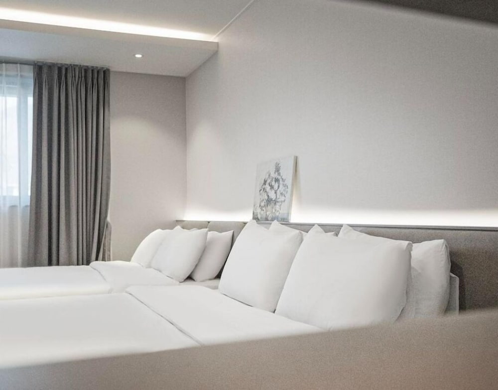 Deluxe Twin Room - Photo 1