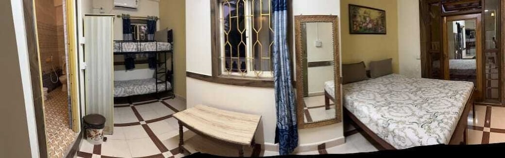 Family Room - Photo 4