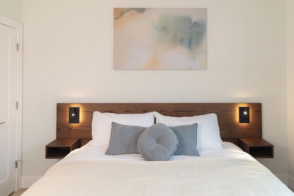 Hotel Room, 2 Queen Beds (Self Check-in with Virtual Front Desk)