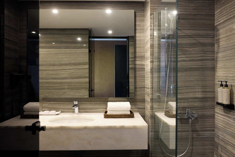 3 Single Classic Triple Room, City View - Photo 7