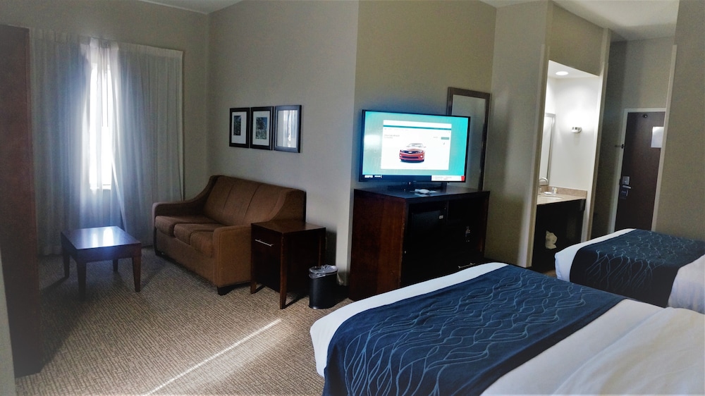 Suite, Multiple Beds, Non Smoking photo 2