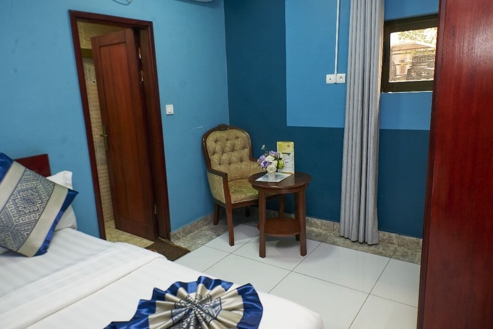 Classic Room, 1 Queen Bed, Balcony photo 3