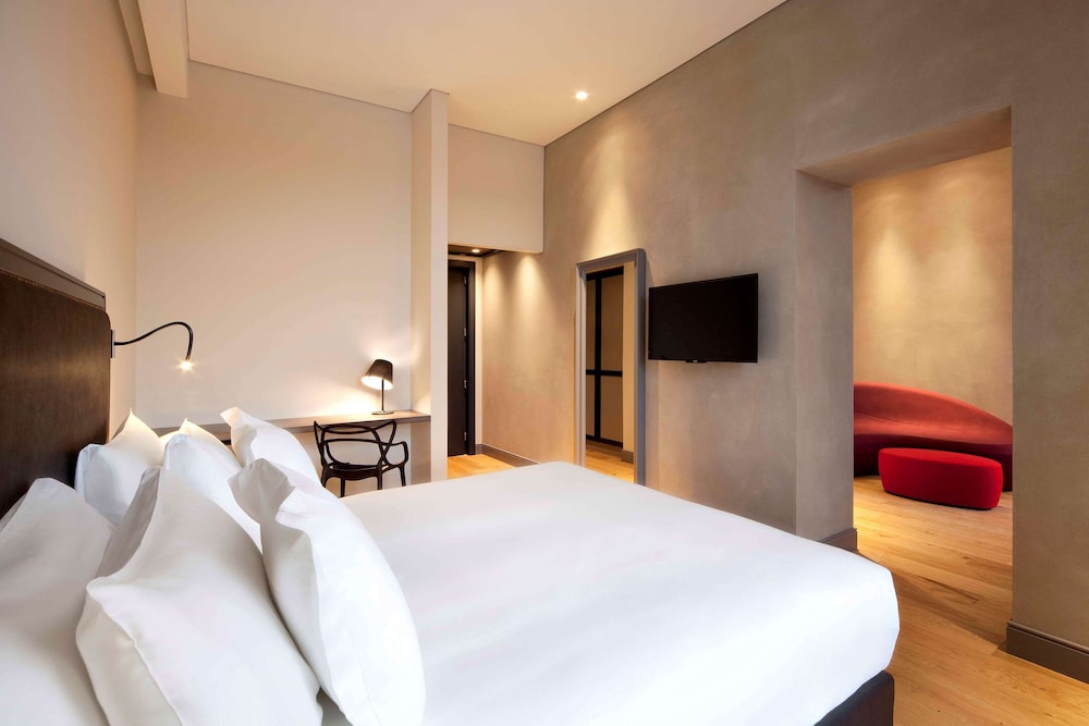 Suite (View, Extra Bed 3 adults) photo 2