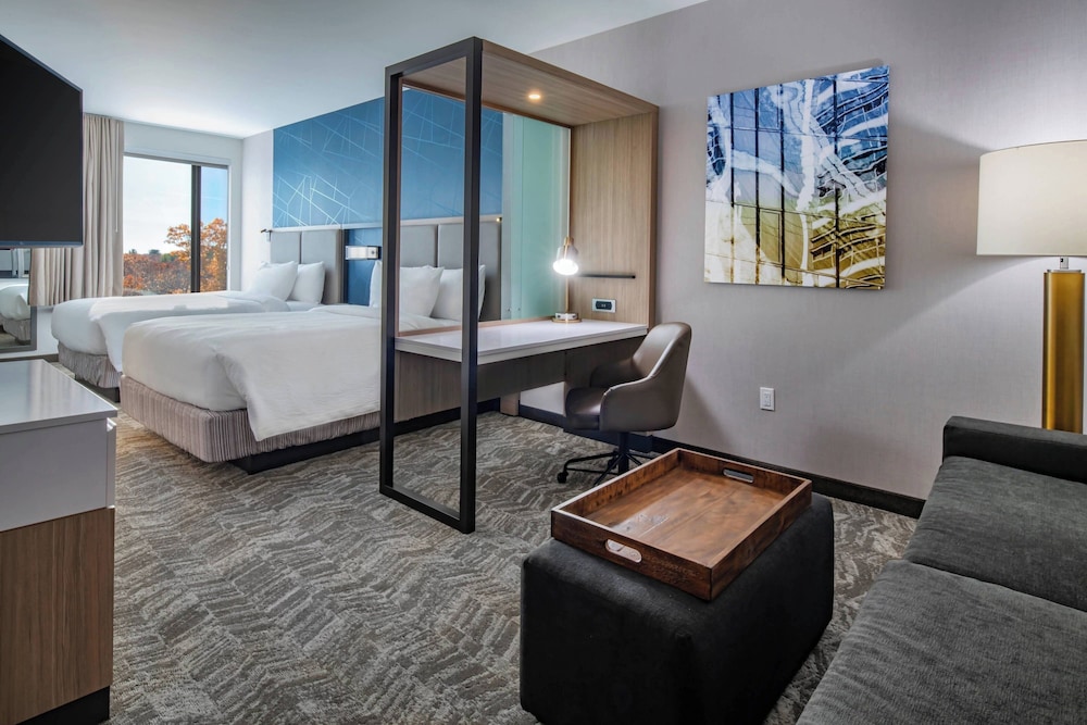 Suite, 2 Queen Beds (Hearing Accessible) photo 3