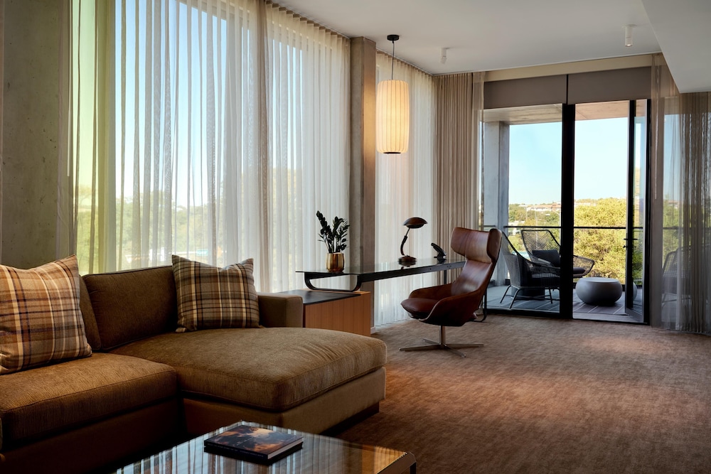 One-Bedroom Balcony Suite - Photo 1