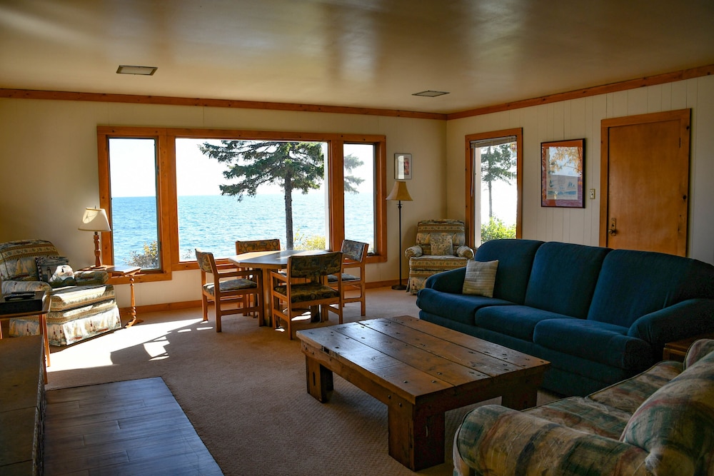 Family House, 3 Bedrooms, Kitchen, Lake View (Vacation home Not Pet Friendly) photo 1
