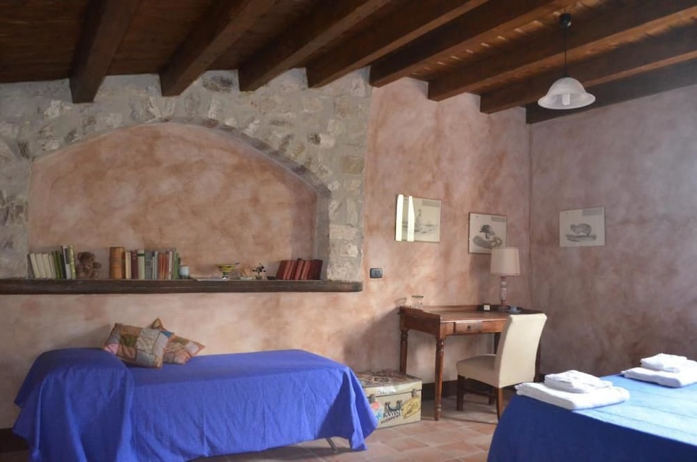 Quadruple Room (Rosa) photo 2