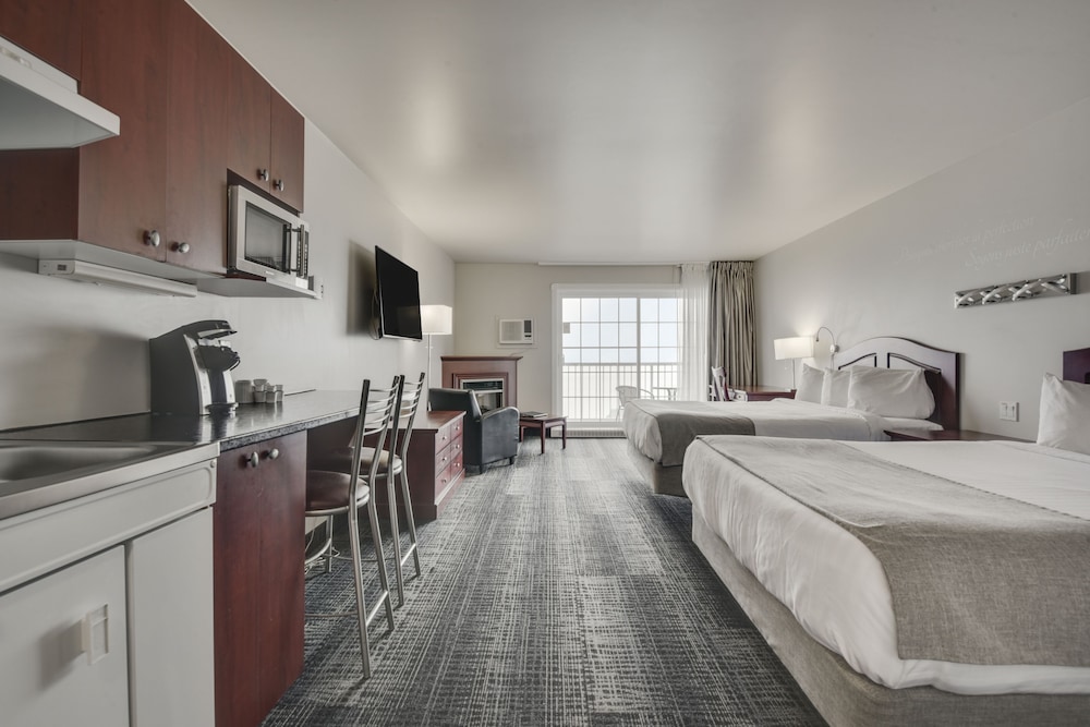 PAVILION SECTION | Superior Room, 2 Queen Beds, Balcony, River View - Photo 1