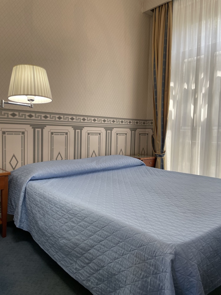 Comfort Room, 1 King Bed, Ensuite, Park View photo 1