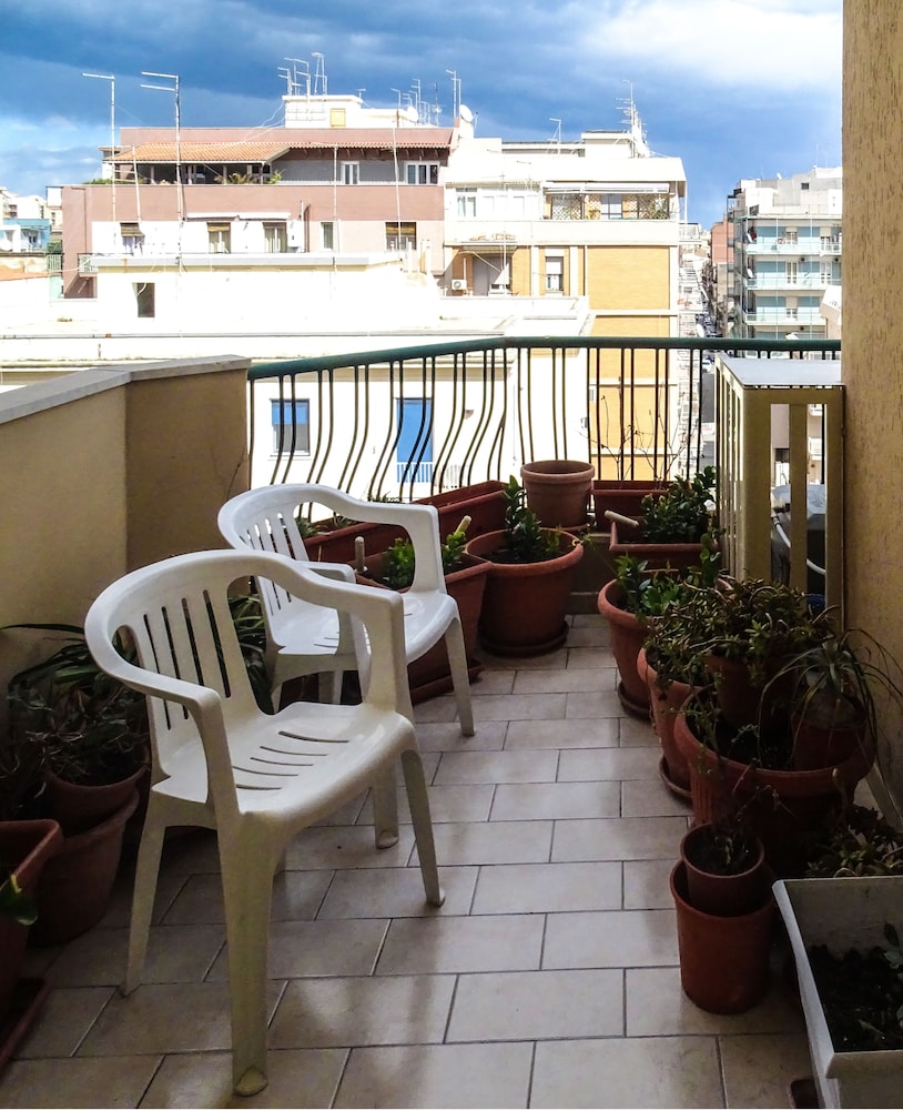 Double Room, Private Bathroom, City View (Giulietta) photo 3