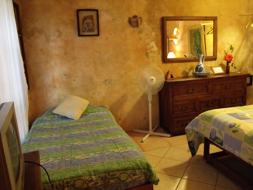 Standard Room (3)