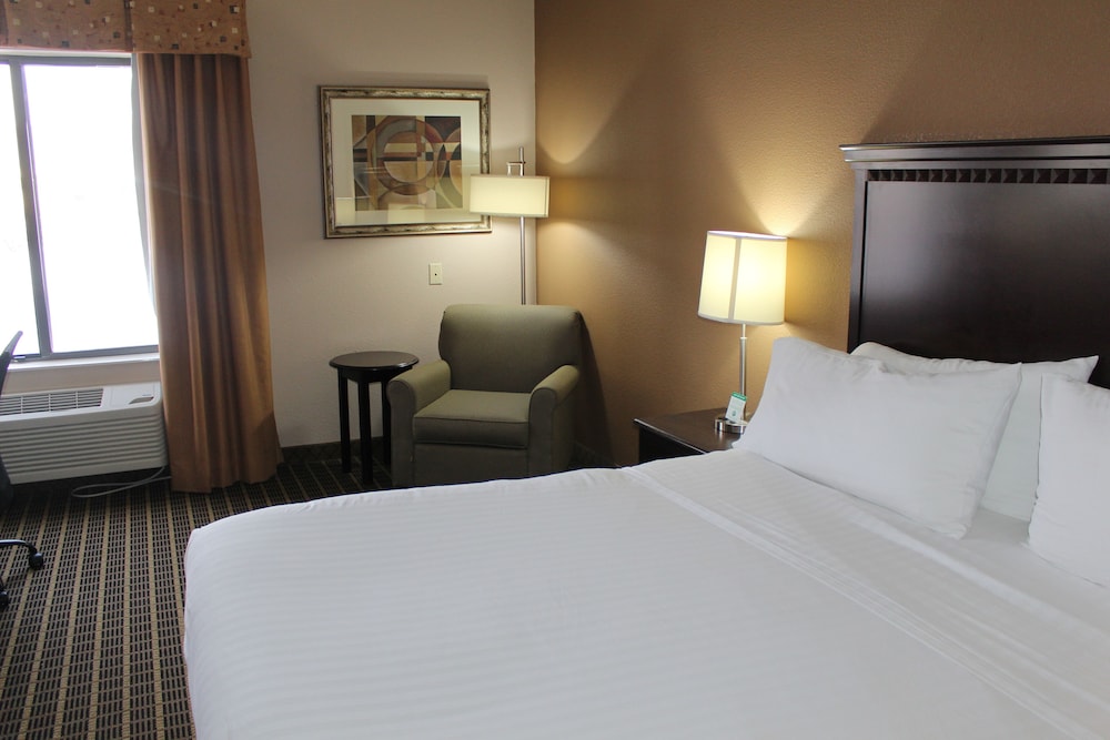 Standard Room, 1 King Bed - Photo 8
