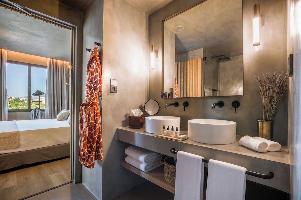 Junior Suite (Single Use TERRACE LARIOS) thumbnail 5