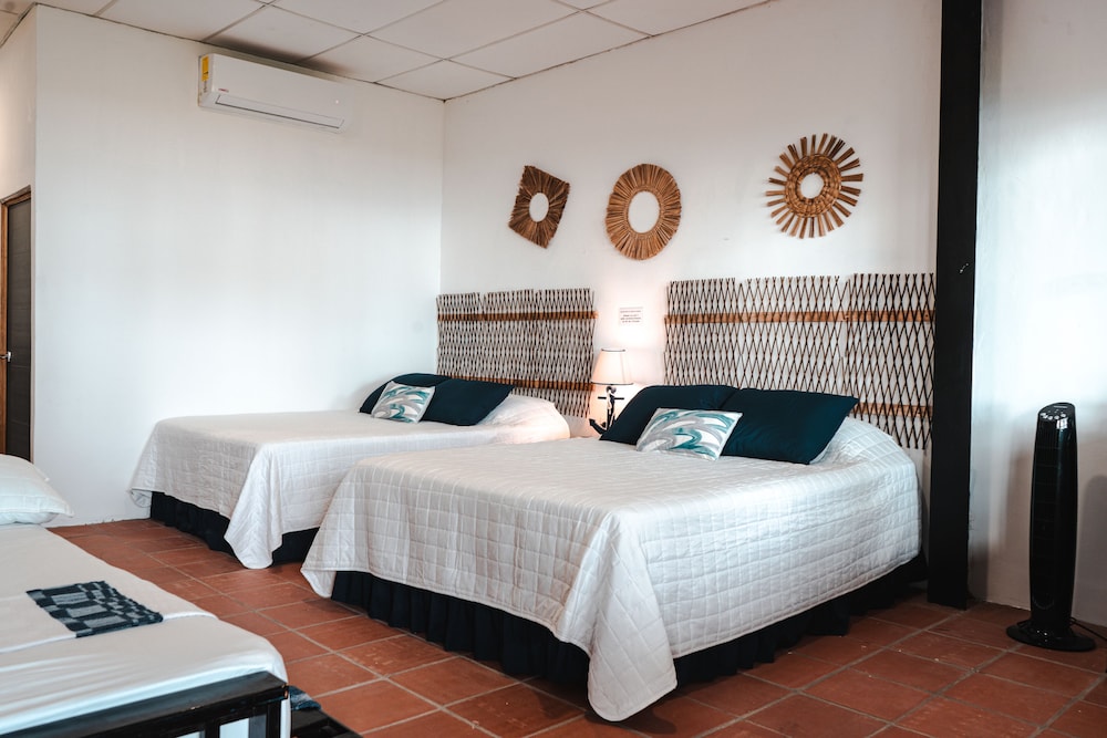 Comfort Double Room, 2 Double Beds, Private Bathroom, Beach View photo 2