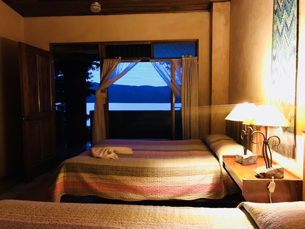 Standard Room, Lake View photo 3