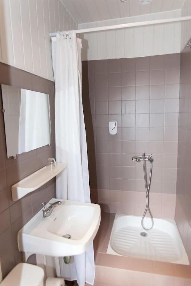 4 Quadruple Room, Private bathroom photo 2