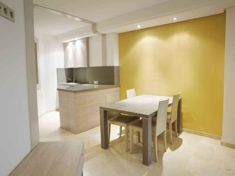 Two Bedroom Suite - Photo 2