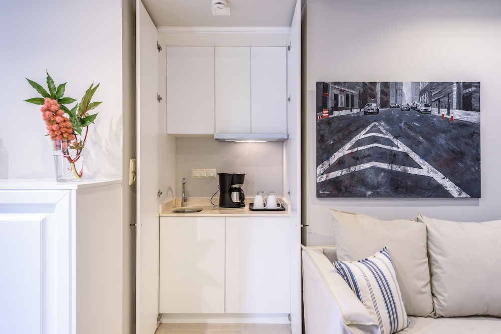 Family Suite, 1 Bedroom, City View (A2) photo 3
