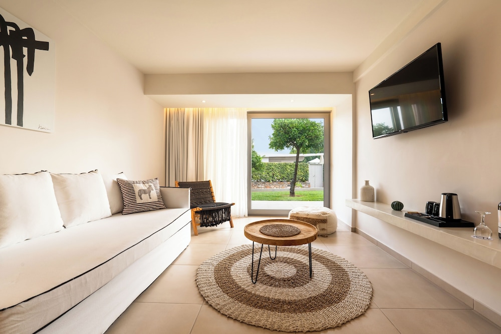 Premium Bungalow Suite with Garden View thumbnail 6