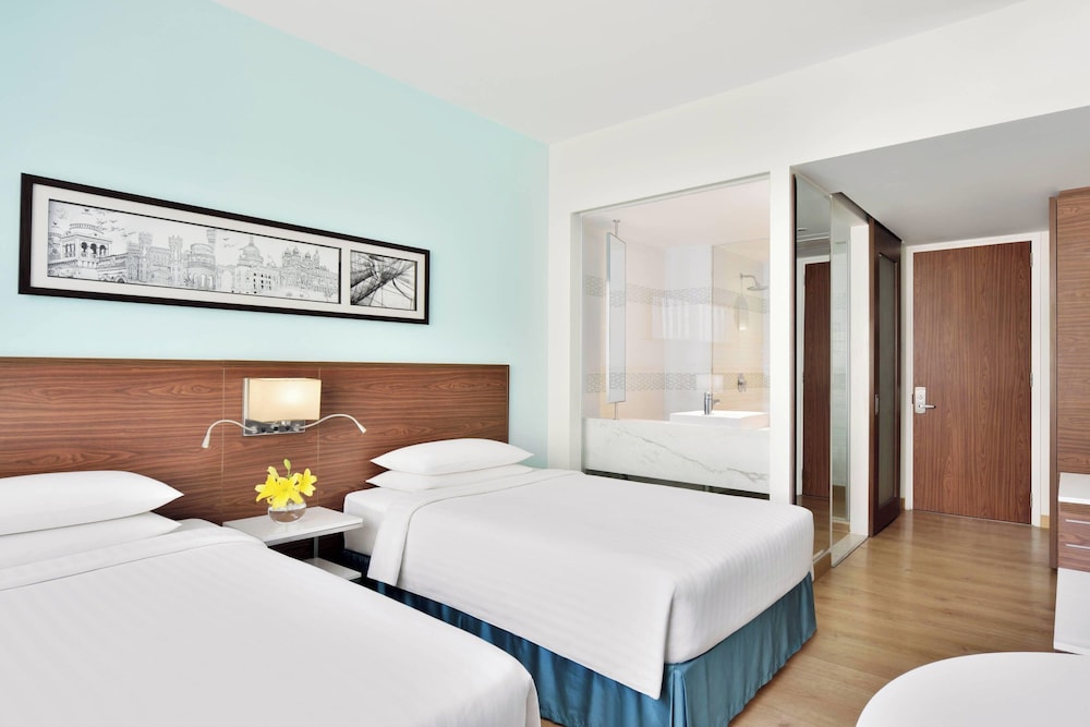 Room, 2 Twin Beds, City View photo 1