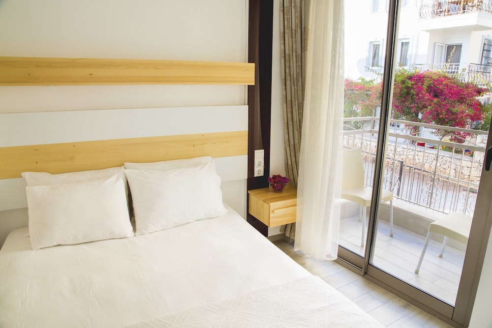 Standard Double or Twin Room, City View photo 3