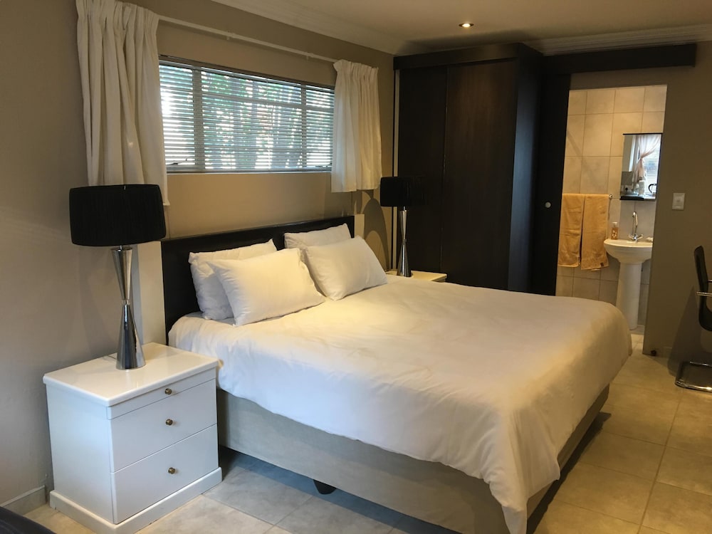Northwold Suite 3 photo 1