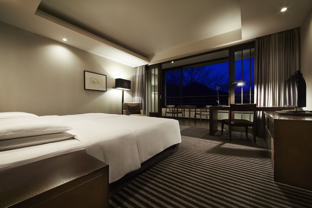 Room, 2 Twin Beds - Photo 6